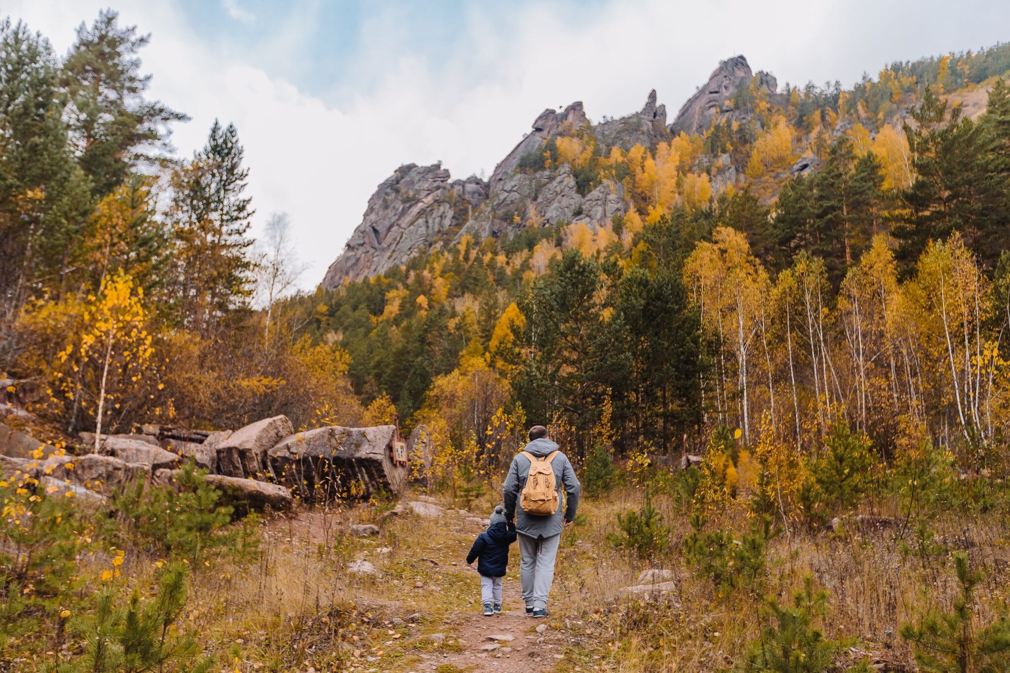 12 Outdoor Essentials for Exploring This Fall